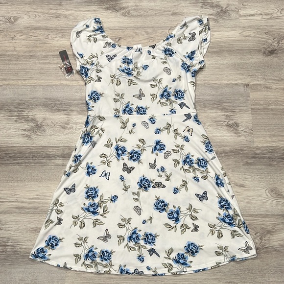 No Boundaries Juniors' Corset Button Down Dress With Butterflies - Picture 6 of 6